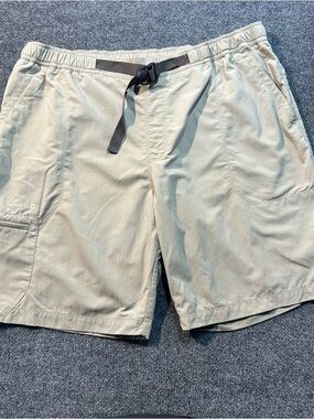 Merrell Men's Light Olive Elastic Waist Shorts with Integrated Belt